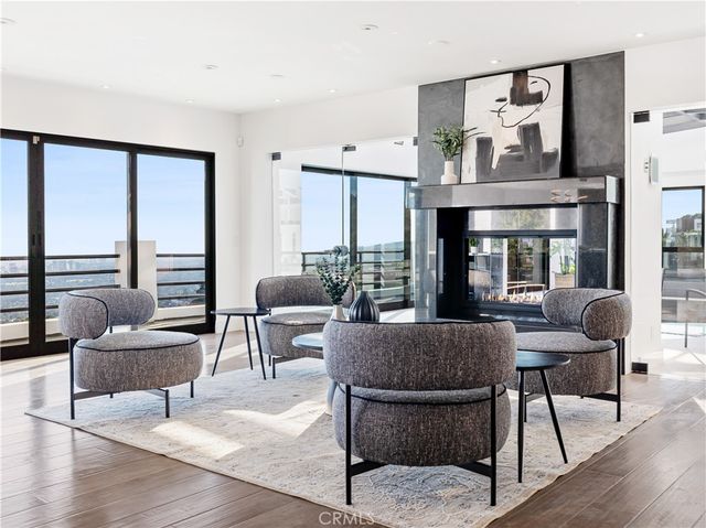 2287 Sunset Plaza Drive, Hollywood Hills, CA 90069