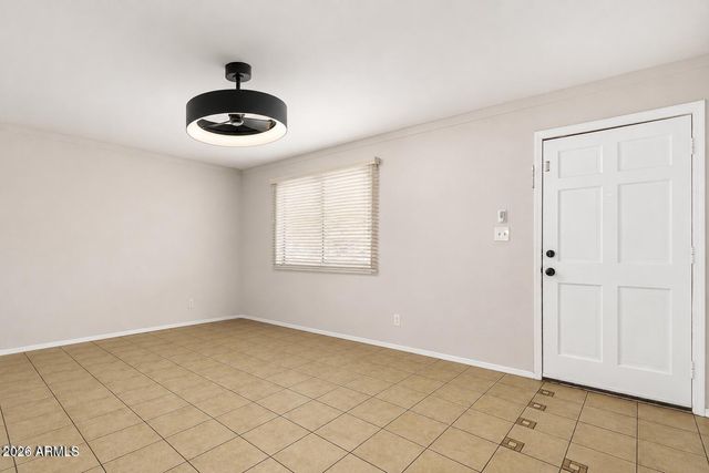 4212 W VISTA Avenue, Phoenix, AZ 85051