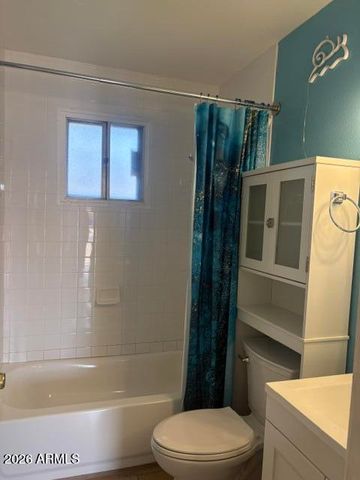 4212 W VISTA Avenue, Phoenix, AZ 85051
