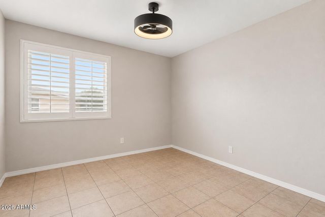 4212 W VISTA Avenue, Phoenix, AZ 85051