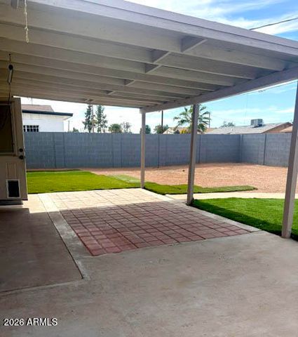4212 W VISTA Avenue, Phoenix, AZ 85051