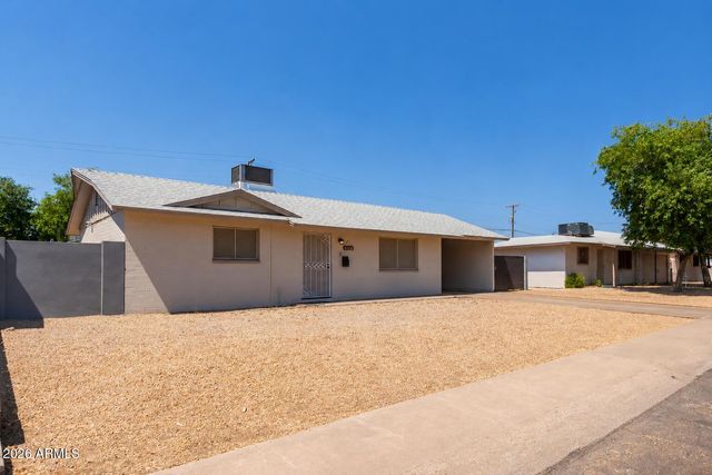 4212 W VISTA Avenue, Phoenix, AZ 85051