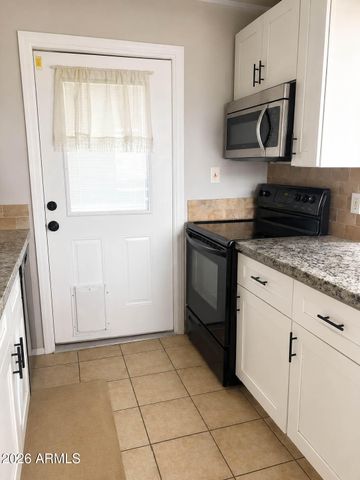 4212 W VISTA Avenue, Phoenix, AZ 85051