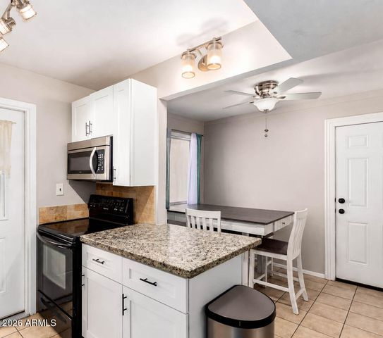 4212 W VISTA Avenue, Phoenix, AZ 85051