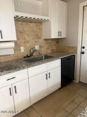 4212 W VISTA Avenue, Phoenix, AZ 85051