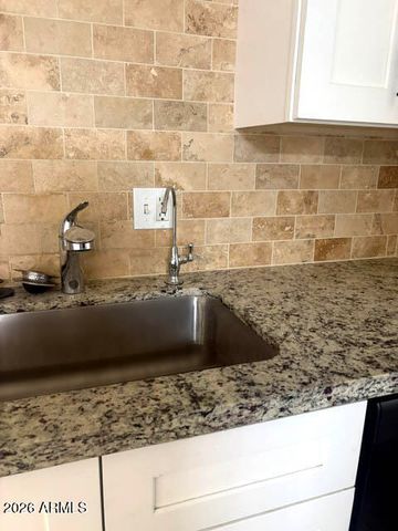 4212 W VISTA Avenue, Phoenix, AZ 85051