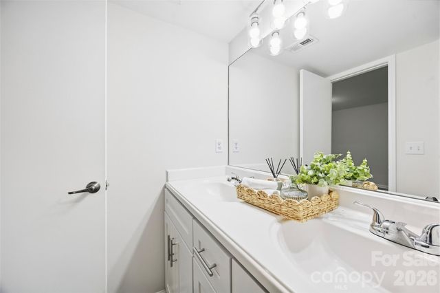 7401 Park Vista Circle, Charlotte, NC 28226