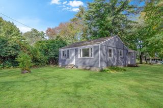 7 Second Ave, Lakeville, MA 02347