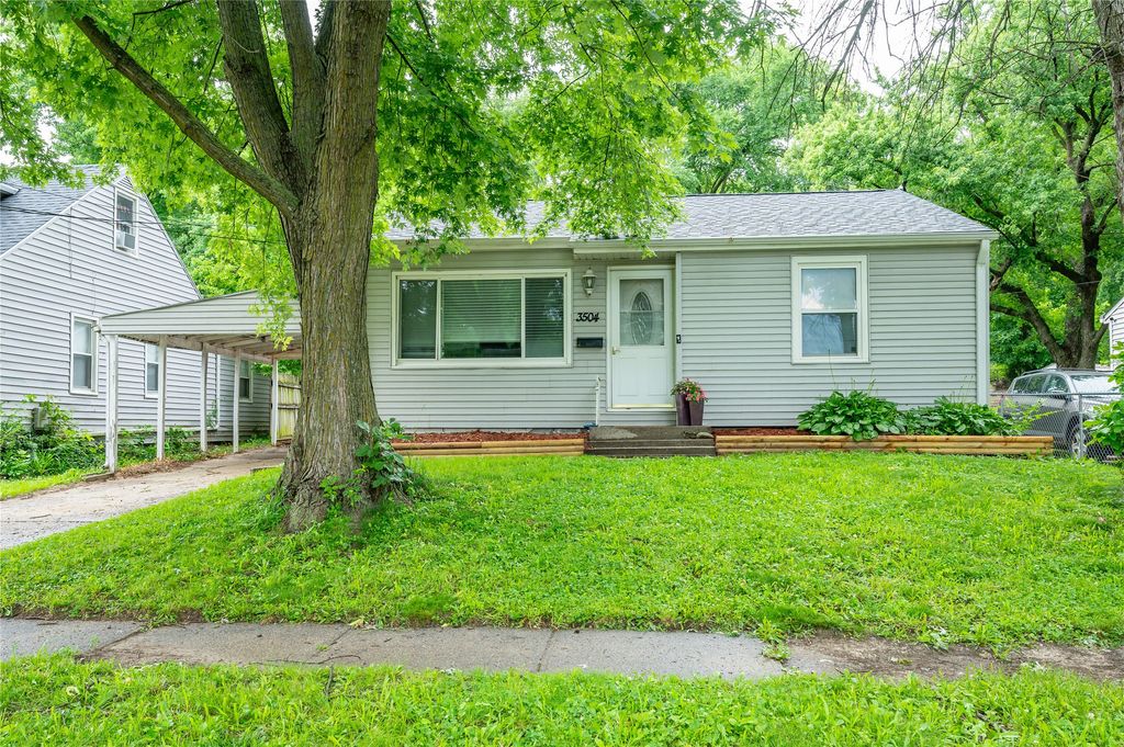 3504 27th Street, Des Moines, IA 50310