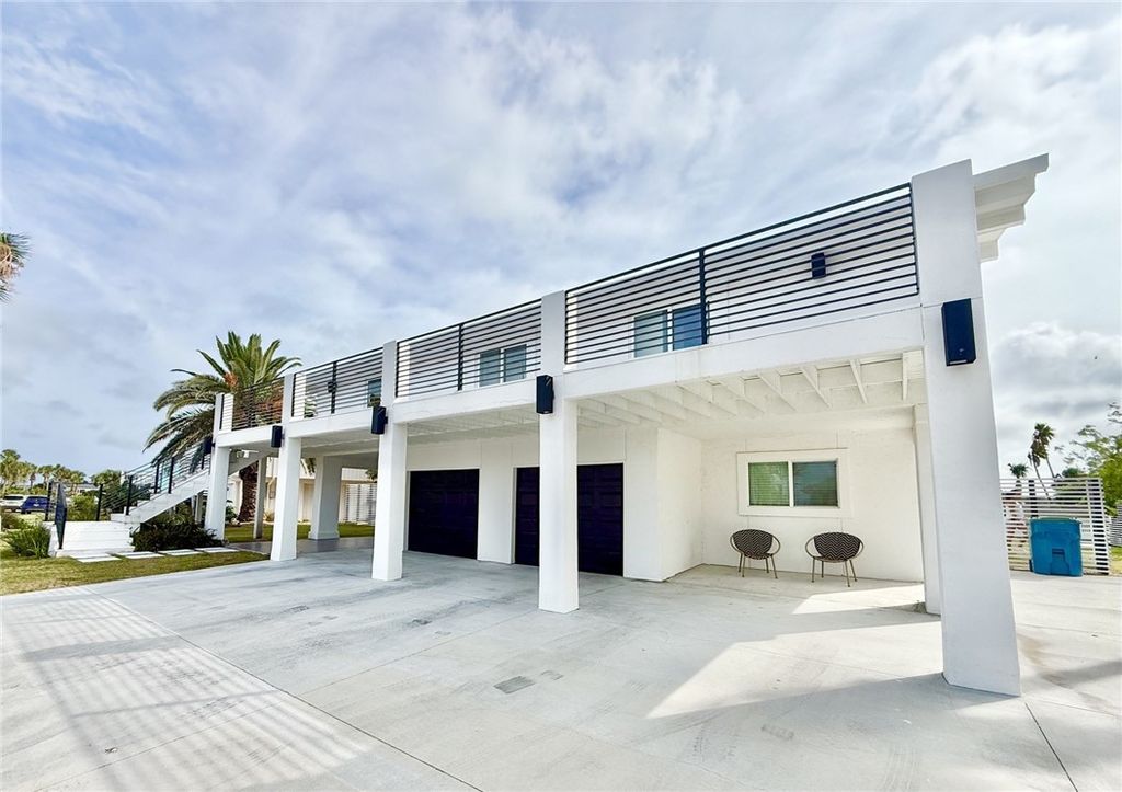 1879 Bay Shore Dr, Rockport, TX 78382 — photo 4