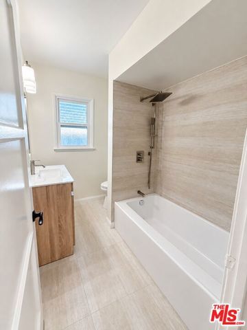 12811 Oxnard Street 1, North Hollywood (los Angeles), CA 91606