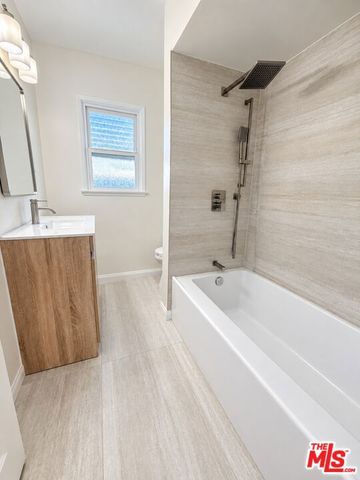12811 Oxnard Street 1, North Hollywood (los Angeles), CA 91606