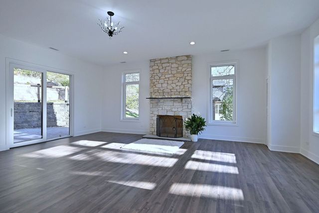 615 Harper Drive, Algonquin, IL 60102