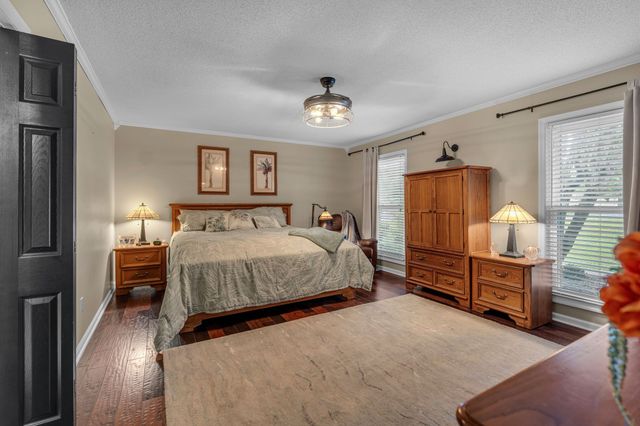 801 Douglas Dr, Lawrenceburg, TN 38464