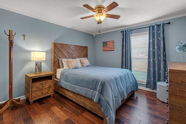 801 Douglas Dr, Lawrenceburg, TN 38464