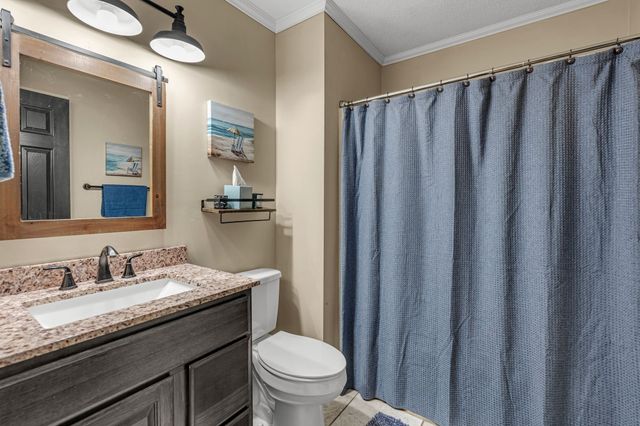 801 Douglas Dr, Lawrenceburg, TN 38464