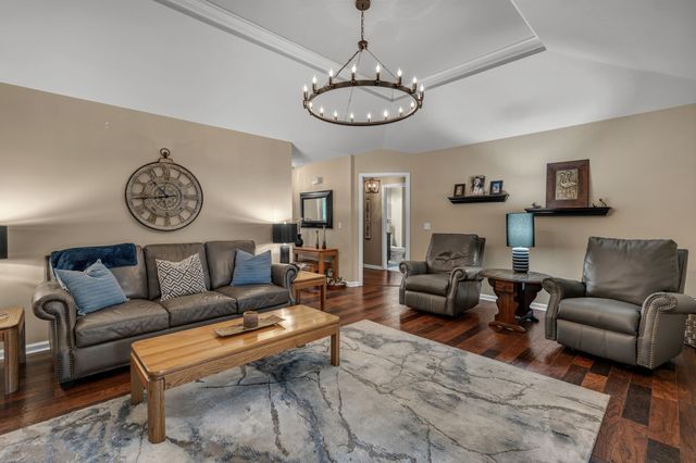 801 Douglas Dr, Lawrenceburg, TN 38464
