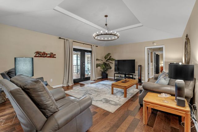 801 Douglas Dr, Lawrenceburg, TN 38464