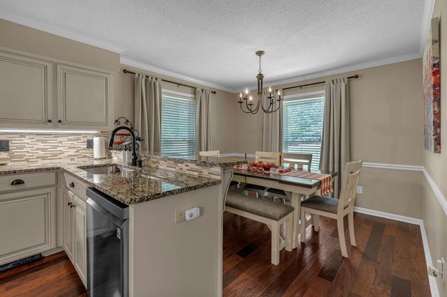 801 Douglas Dr, Lawrenceburg, TN 38464