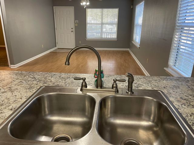 2719 W Tharpe St Apt 18, Tallahassee, FL 32303