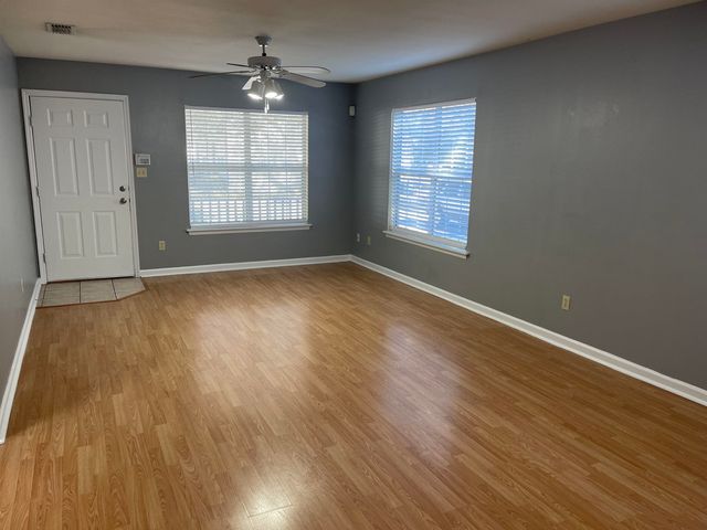 2719 W Tharpe St Apt 18, Tallahassee, FL 32303