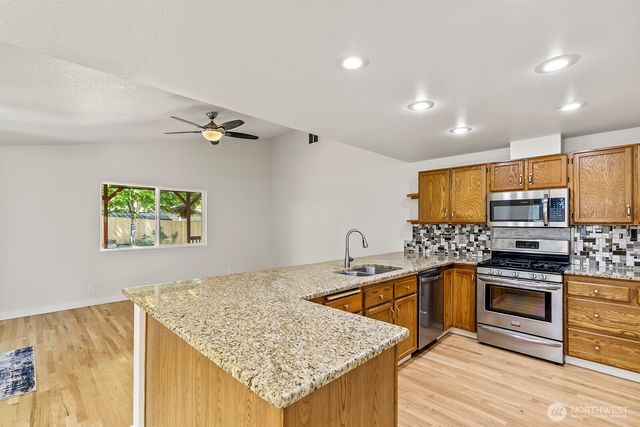4518 NE 138th Place, Vancouver, WA 98682