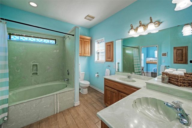 684 Anchor Dr, Port Aransas, TX 78373