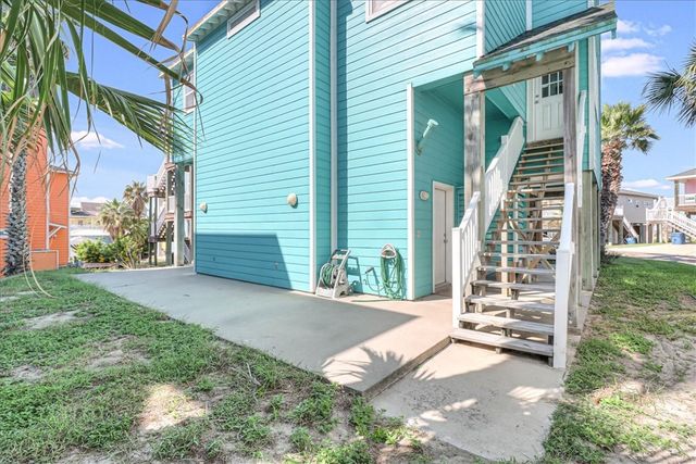 684 Anchor Dr, Port Aransas, TX 78373