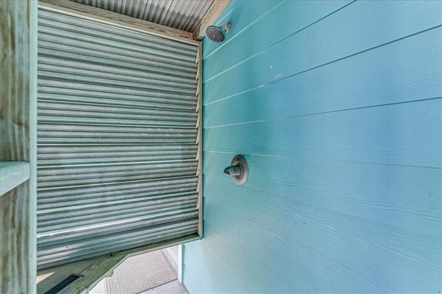 684 Anchor Dr, Port Aransas, TX 78373