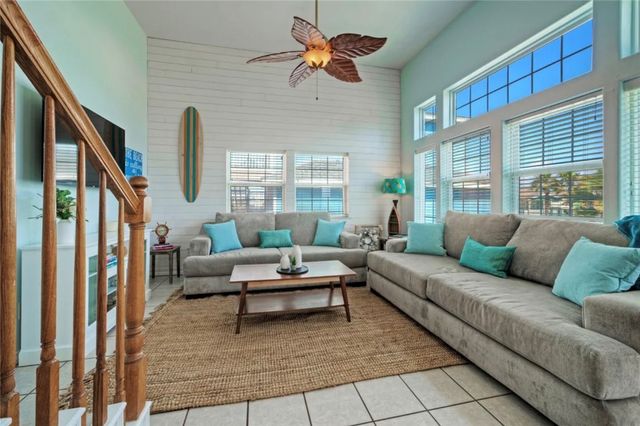 684 Anchor Dr, Port Aransas, TX 78373