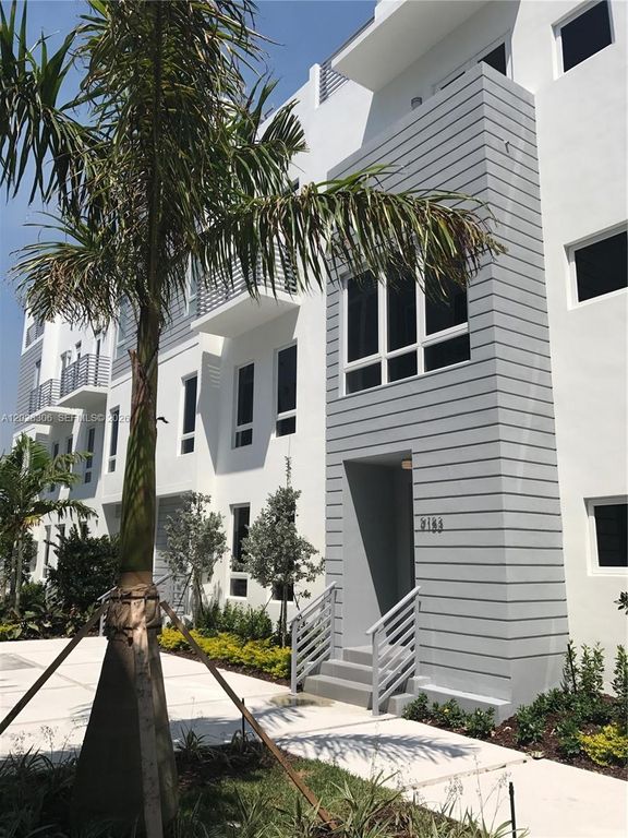 9183 NW 33rd St ., Doral, FL 33178