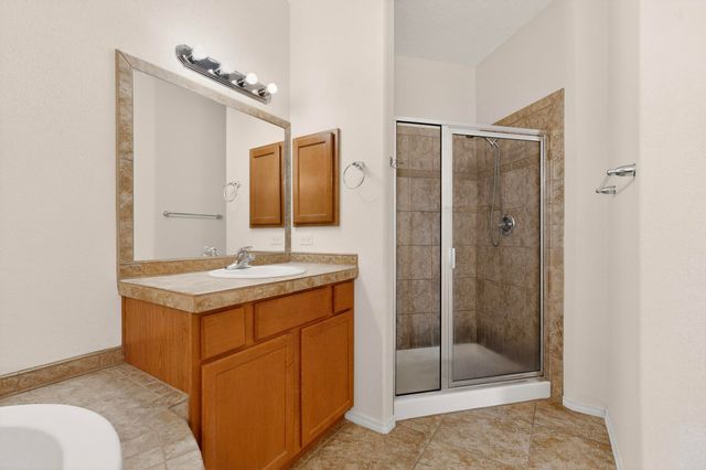 746 Loma Pinon Loop NE, Rio Rancho, NM 87144