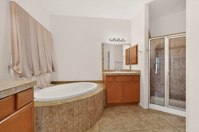 746 Loma Pinon Loop NE, Rio Rancho, NM 87144