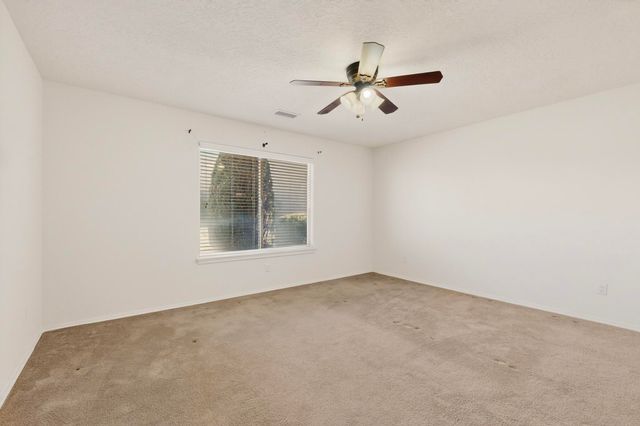 746 Loma Pinon Loop NE, Rio Rancho, NM 87144