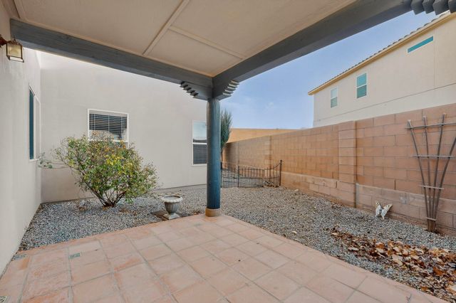 746 Loma Pinon Loop NE, Rio Rancho, NM 87144