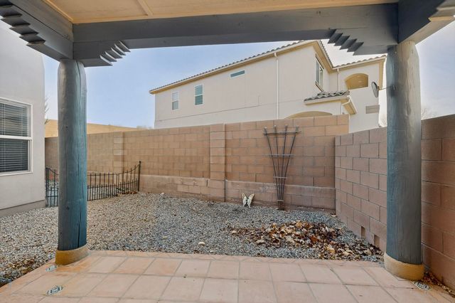 746 Loma Pinon Loop NE, Rio Rancho, NM 87144