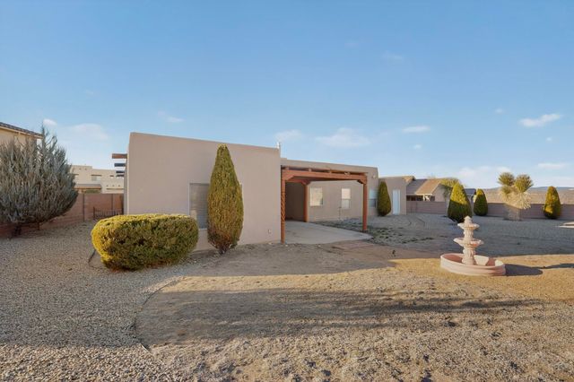 746 Loma Pinon Loop NE, Rio Rancho, NM 87144