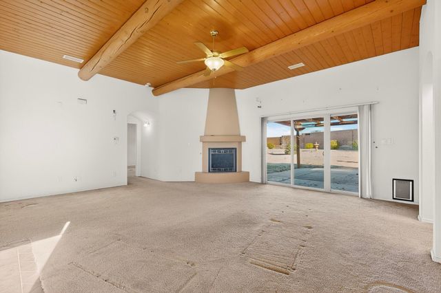 746 Loma Pinon Loop NE, Rio Rancho, NM 87144