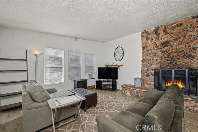 11664 Lakeview Drive, Clearlake Oaks, CA 95423