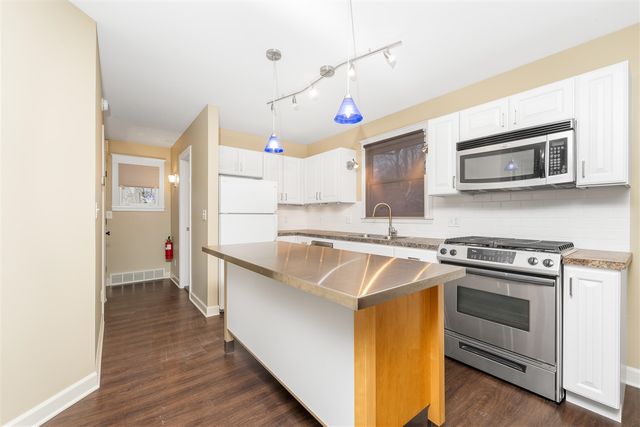 16 Park Street, Saugatuck, MI 49453