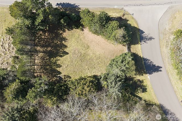 628 E Chance a La Mer NE, Ocean Shores, WA 98569