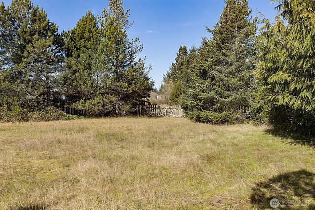 628 E Chance a La Mer NE, Ocean Shores, WA 98569