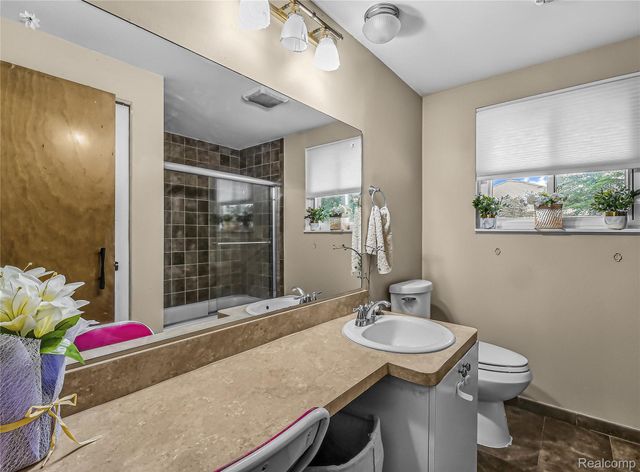 2071 Koper Drive, Sterling Heights, MI 48310