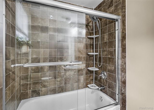 2071 Koper Drive, Sterling Heights, MI 48310