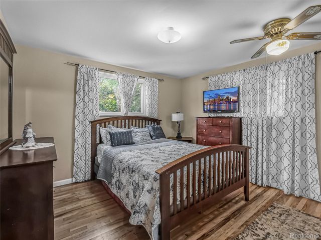 2071 Koper Drive, Sterling Heights, MI 48310