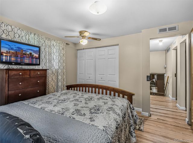 2071 Koper Drive, Sterling Heights, MI 48310