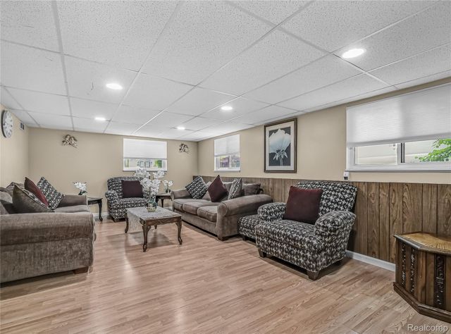 2071 Koper Drive, Sterling Heights, MI 48310