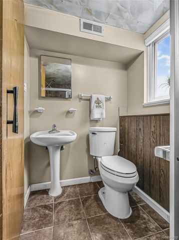 2071 Koper Drive, Sterling Heights, MI 48310