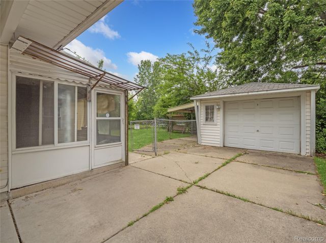 2071 Koper Drive, Sterling Heights, MI 48310