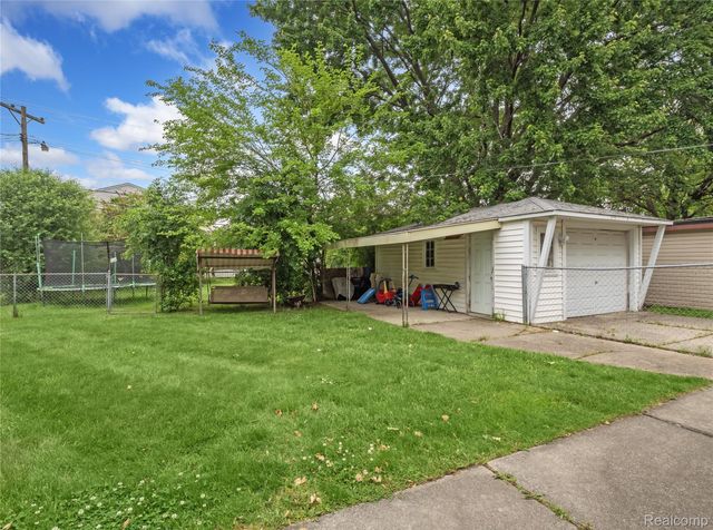2071 Koper Drive, Sterling Heights, MI 48310